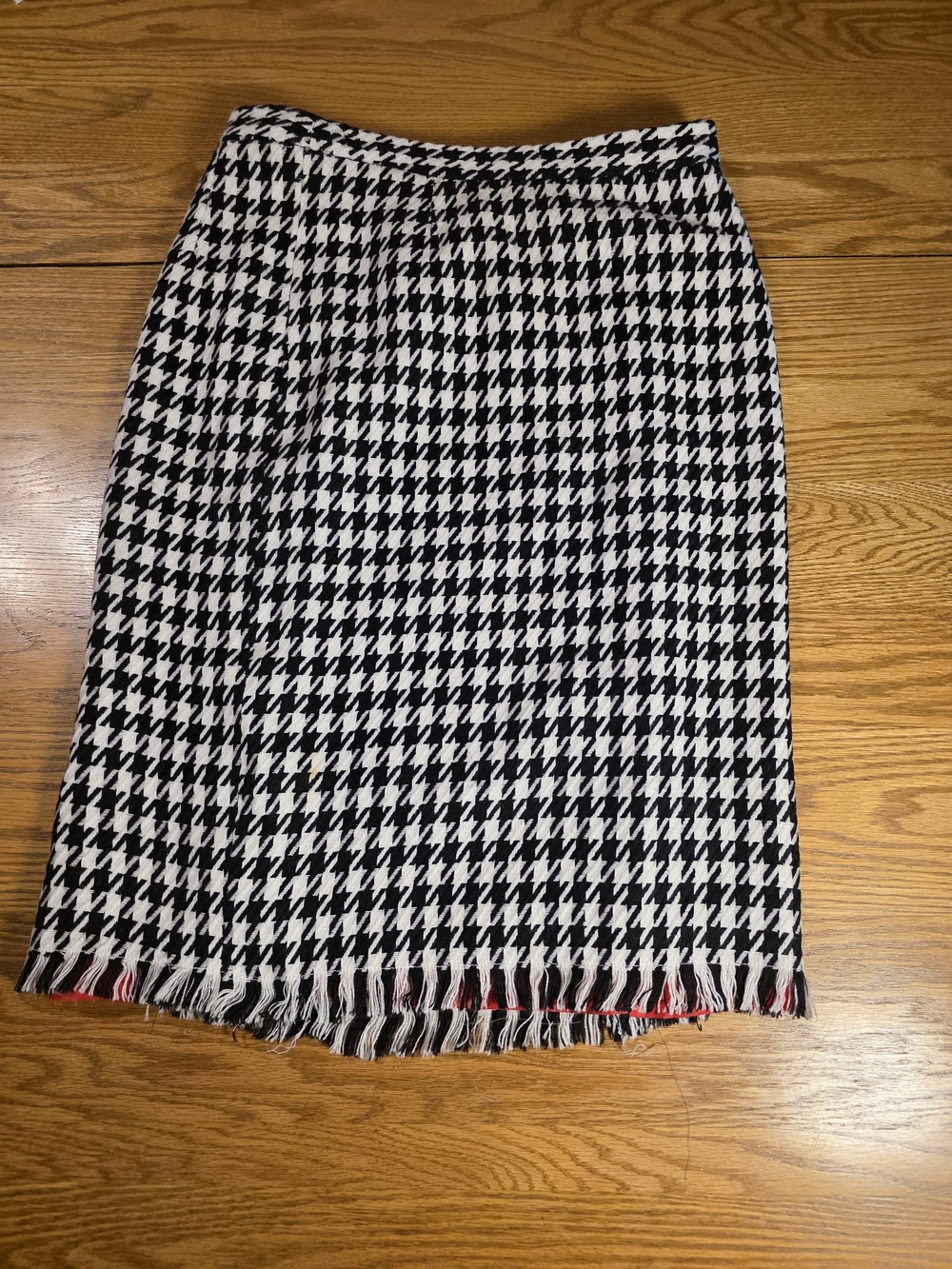 Midnight Velvet Black and White Houndstooth Pencil Skirt